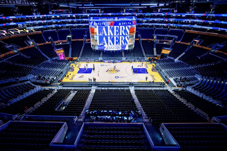 Kushner, Iger agree to buy Lakers